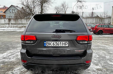 Внедорожник / Кроссовер Jeep Grand Cherokee 2016 в Ровно