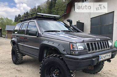 Внедорожник / Кроссовер Jeep Grand Cherokee 1993 в Рахове