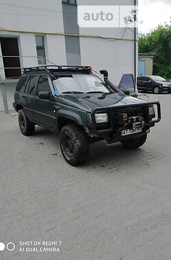 Внедорожник / Кроссовер Jeep Grand Cherokee 1993 в Чорткове