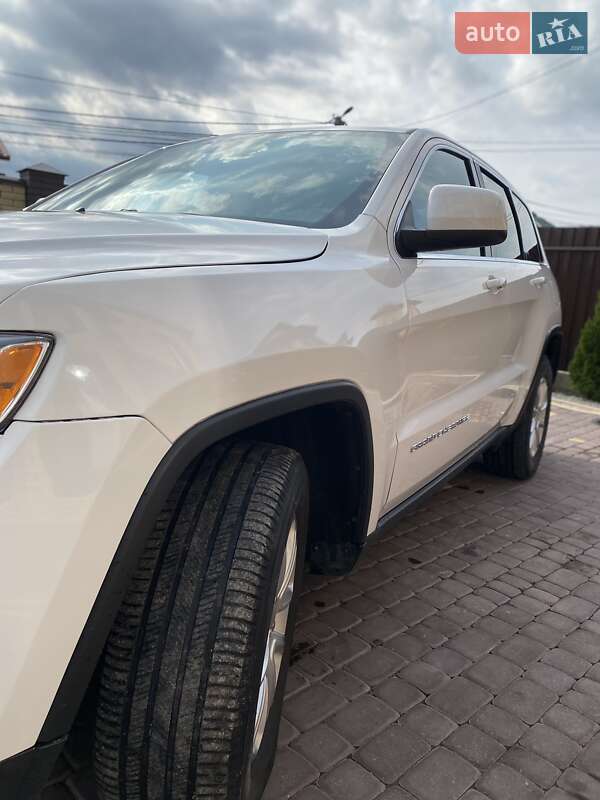 Внедорожник / Кроссовер Jeep Grand Cherokee 2016 в Виннице