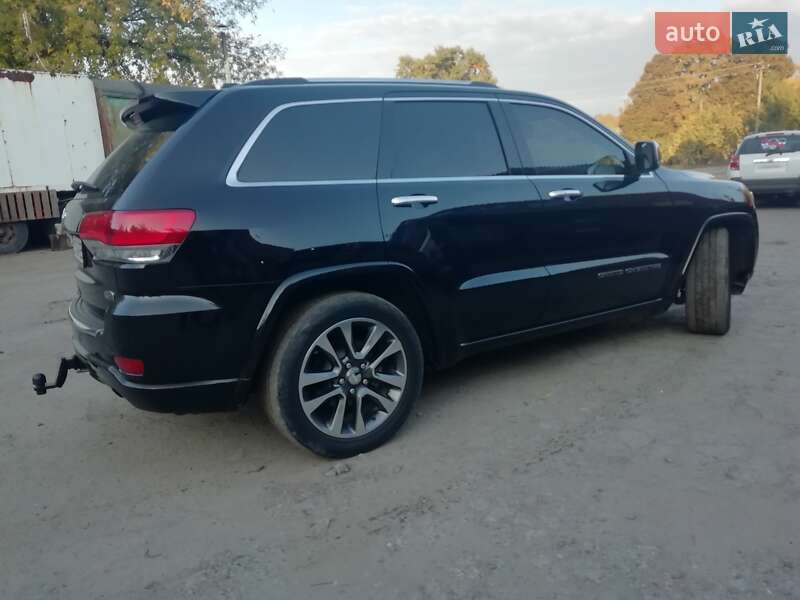 Внедорожник / Кроссовер Jeep Grand Cherokee 2017 в Чернигове