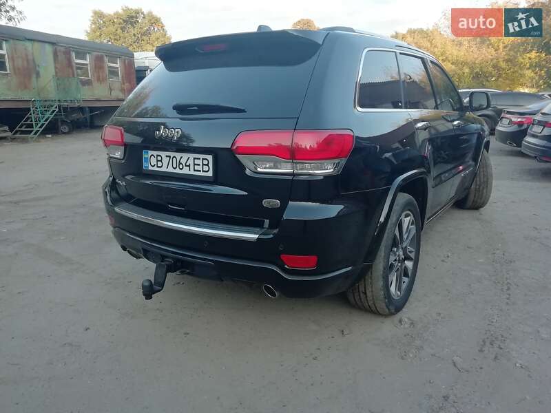Внедорожник / Кроссовер Jeep Grand Cherokee 2017 в Чернигове