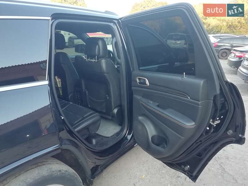 Внедорожник / Кроссовер Jeep Grand Cherokee 2017 в Чернигове