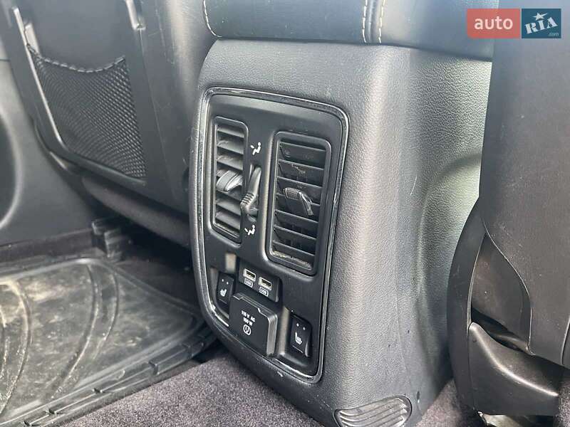 Внедорожник / Кроссовер Jeep Grand Cherokee 2017 в Киеве