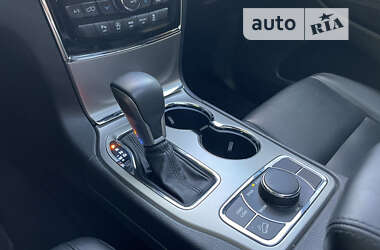Позашляховик / Кросовер Jeep Grand Cherokee 2020 в 