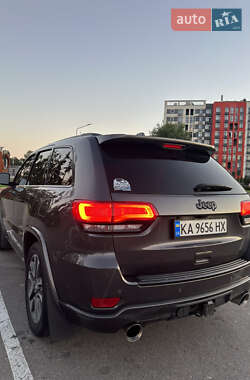 Позашляховик / Кросовер Jeep Grand Cherokee 2016 в Києві