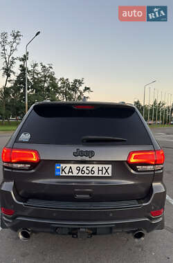 Внедорожник / Кроссовер Jeep Grand Cherokee 2016 в 