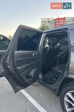 Внедорожник / Кроссовер Jeep Grand Cherokee 2016 в 