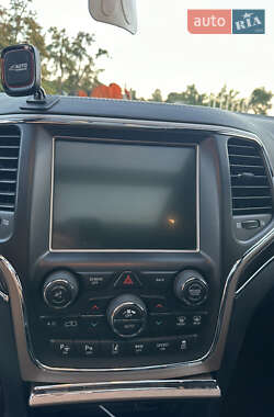 Внедорожник / Кроссовер Jeep Grand Cherokee 2016 в 