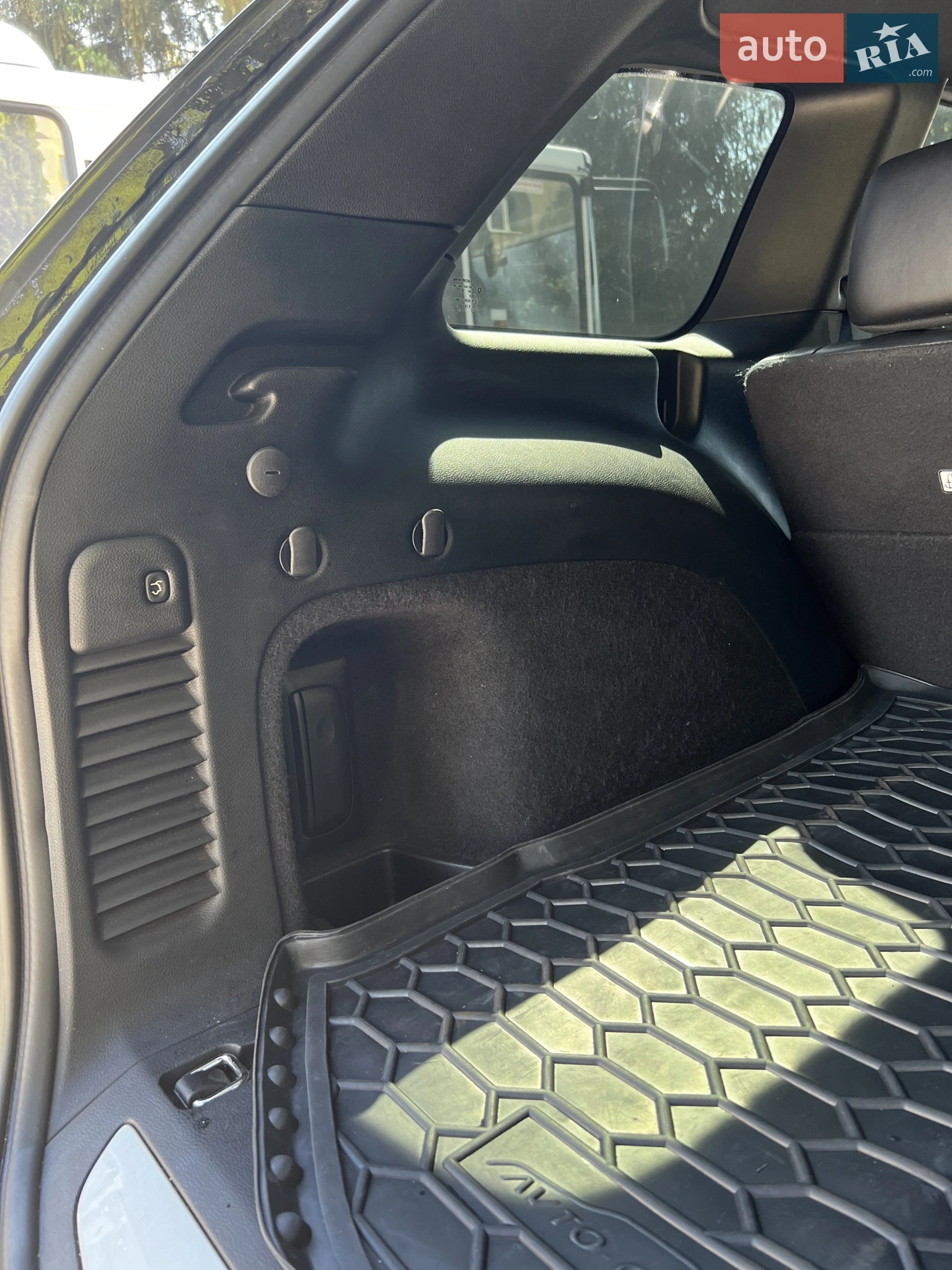 2017 Jeep Grand Cherokee - мініатюра 30