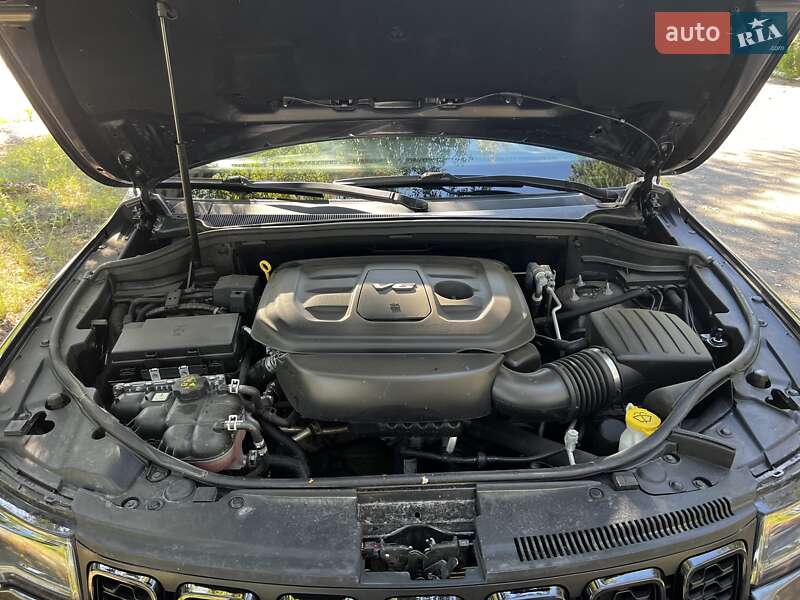 Внедорожник / Кроссовер Jeep Grand Cherokee 2017 в Краснограде