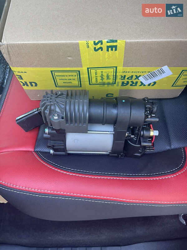 Внедорожник / Кроссовер Jeep Grand Cherokee 2017 в Киеве