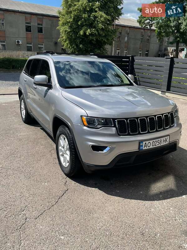 Внедорожник / Кроссовер Jeep Grand Cherokee 2017 в Киеве