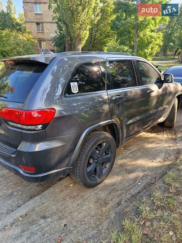 Внедорожник / Кроссовер Jeep Grand Cherokee 2015 в Киеве