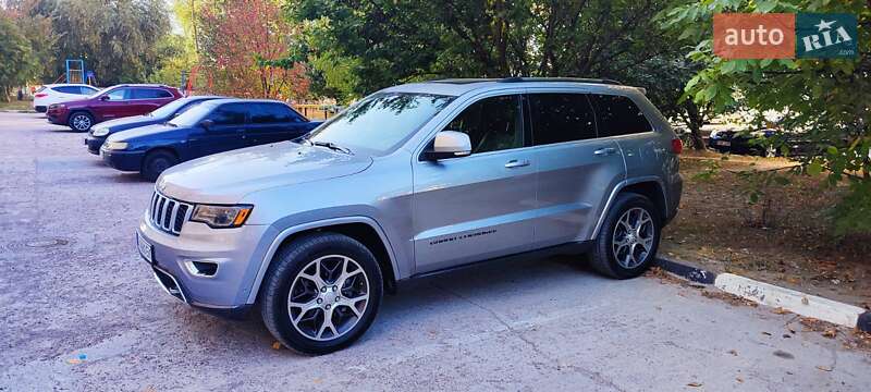 Внедорожник / Кроссовер Jeep Grand Cherokee 2017 в Чернигове фото 3 Внедорожник / Кроссовер Jeep Grand Cherokee 2017 в Чернигове