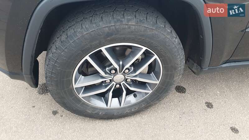 Внедорожник / Кроссовер Jeep Grand Cherokee 2018 в Кривом Роге