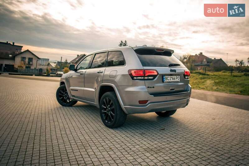 Внедорожник / Кроссовер Jeep Grand Cherokee 2018 в Львове