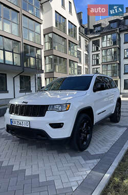 Внедорожник / Кроссовер Jeep Grand Cherokee 2018 в 