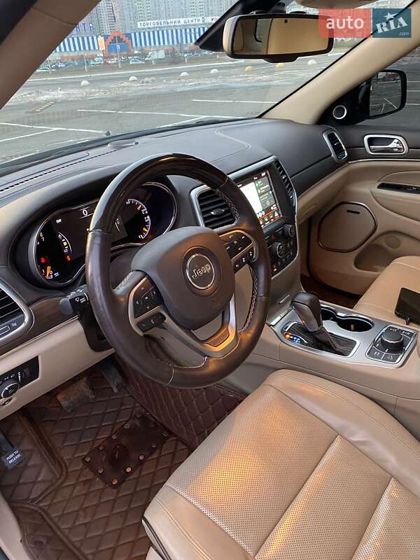 Внедорожник / Кроссовер Jeep Grand Cherokee 2017 в Киеве