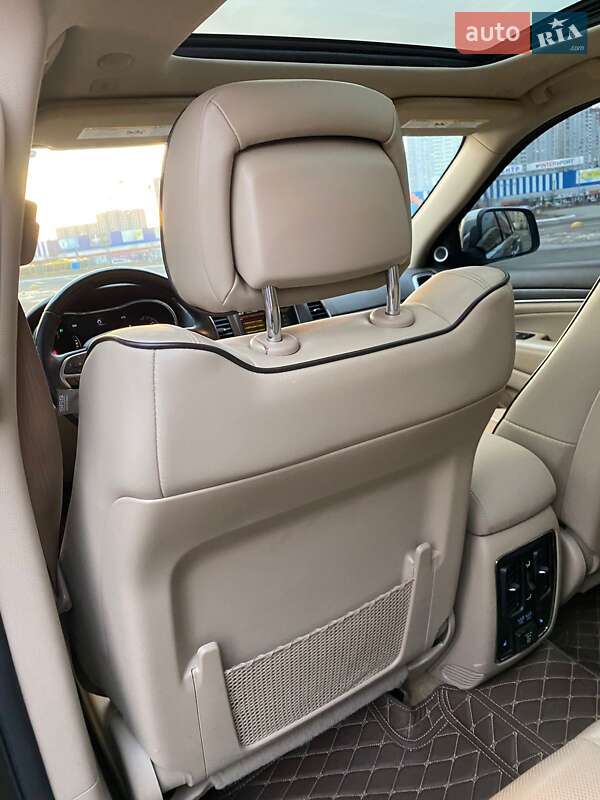 Внедорожник / Кроссовер Jeep Grand Cherokee 2017 в Киеве