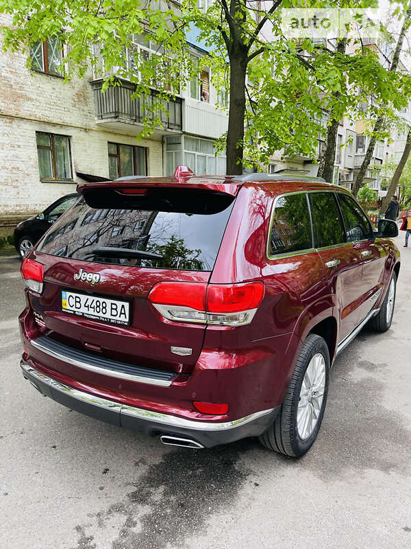 Внедорожник / Кроссовер Jeep Grand Cherokee 2017 в Чернигове