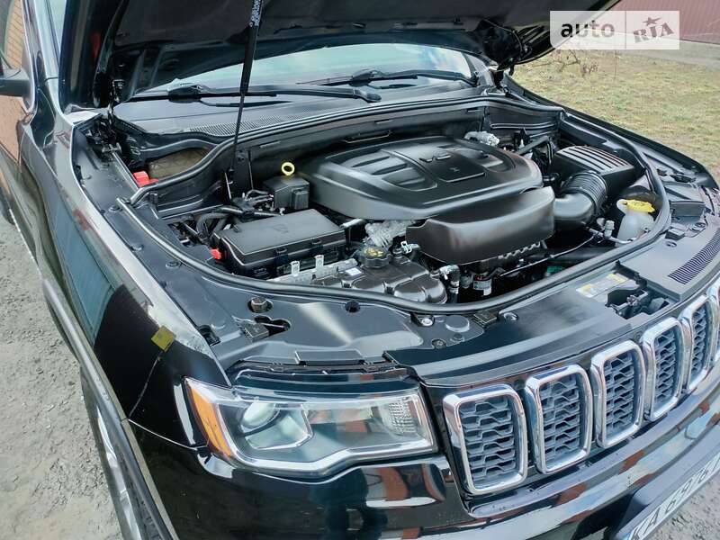 Внедорожник / Кроссовер Jeep Grand Cherokee 2021 в Киеве