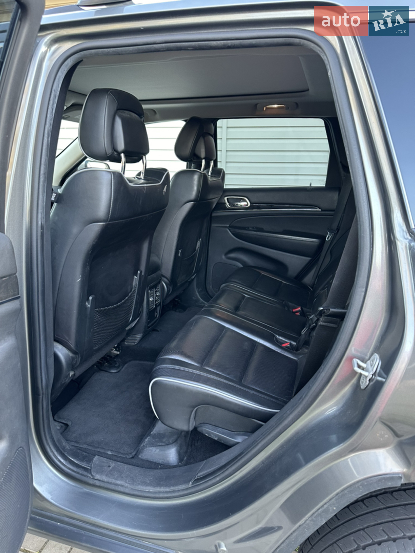 2011 Jeep Grand Cherokee - мініатюра 16