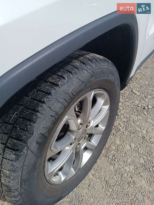 Внедорожник / Кроссовер Jeep Grand Cherokee 2013 в Косове