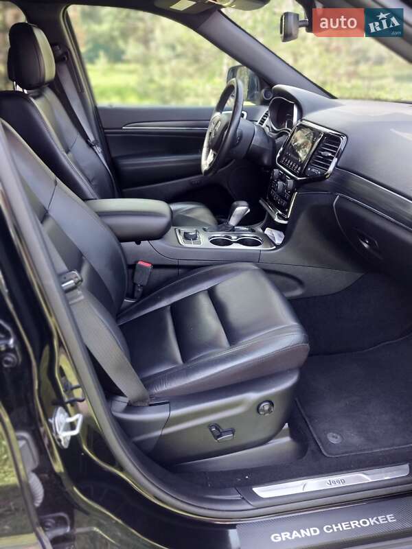Внедорожник / Кроссовер Jeep Grand Cherokee 2020 в Киеве
