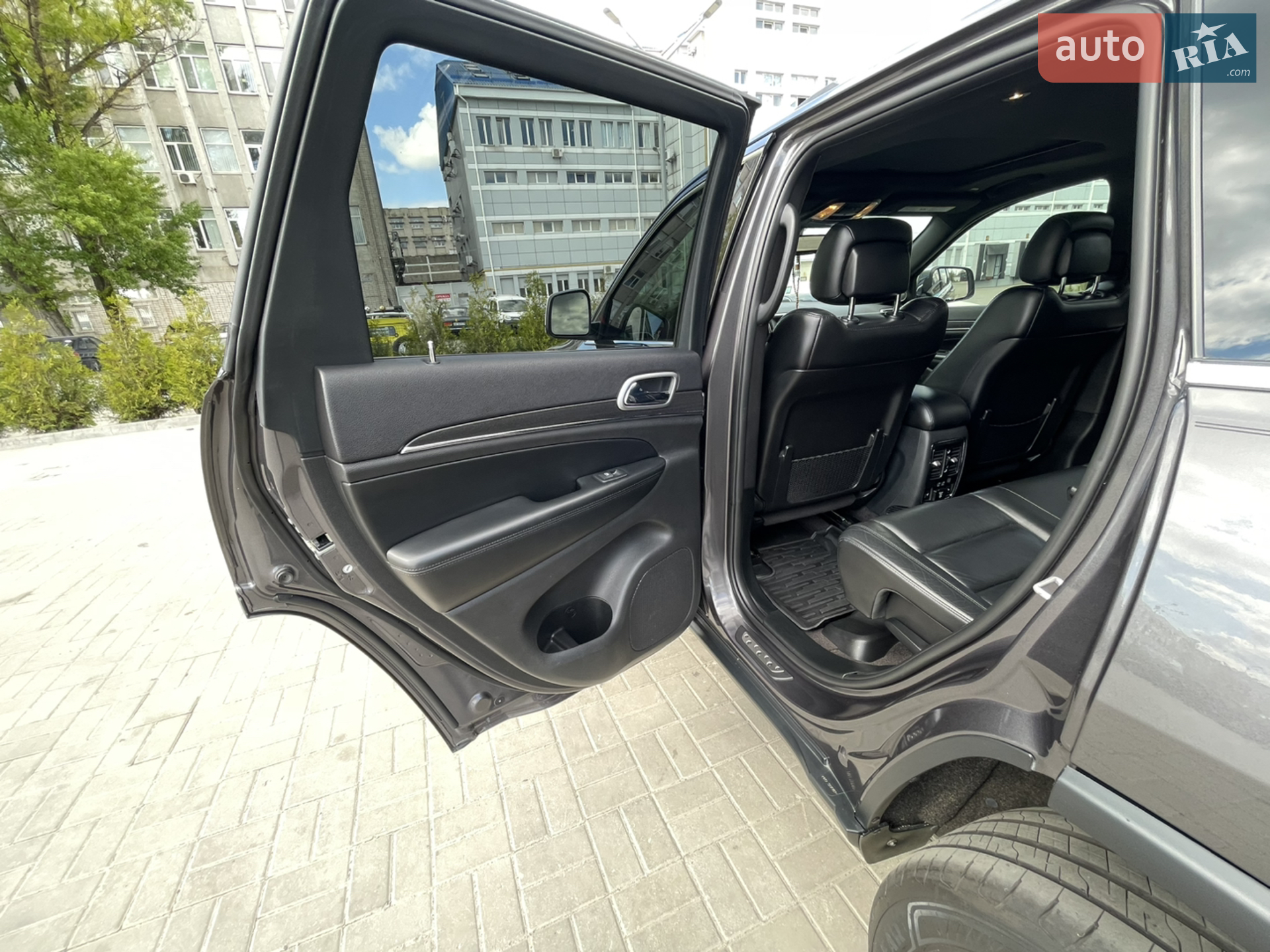 2018 Jeep Grand Cherokee - мініатюра 36