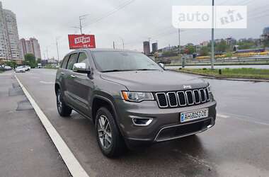 Внедорожник / Кроссовер Jeep Grand Cherokee 2016 в Киеве