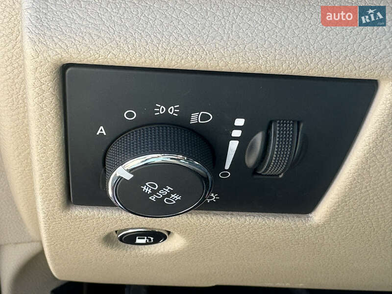 Внедорожник / Кроссовер Jeep Grand Cherokee 2015 в Киеве фото 23 Внедорожник / Кроссовер Jeep Grand Cherokee 2015 в Киеве