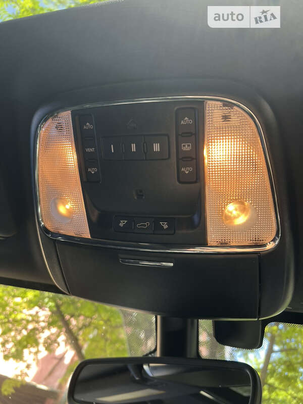 Внедорожник / Кроссовер Jeep Grand Cherokee 2017 в Киеве