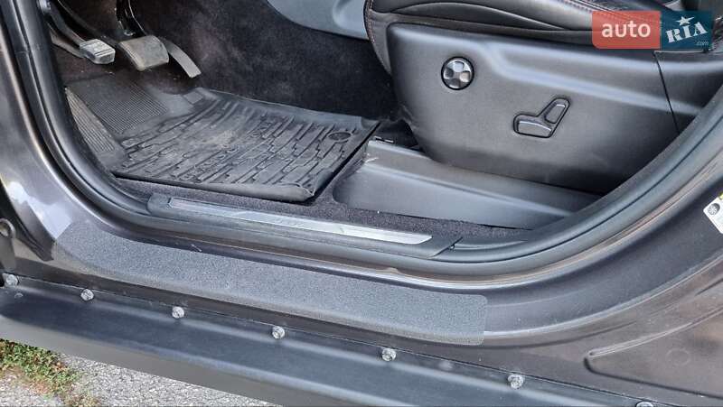 Внедорожник / Кроссовер Jeep Grand Cherokee 2017 в Киеве