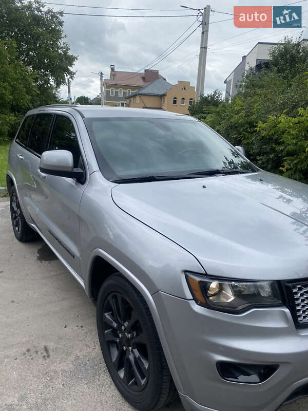 Внедорожник / Кроссовер Jeep Grand Cherokee 2018 в Ровно