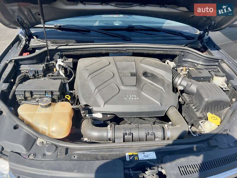 Внедорожник / Кроссовер Jeep Grand Cherokee 2011 в Золотоноше