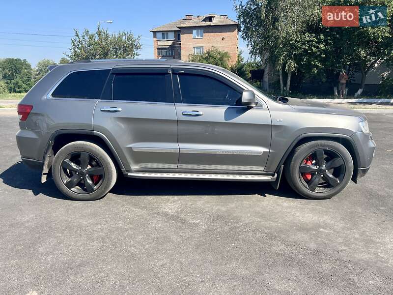 Внедорожник / Кроссовер Jeep Grand Cherokee 2011 в Золотоноше