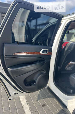 Позашляховик / Кросовер Jeep Grand Cherokee 2012 в 