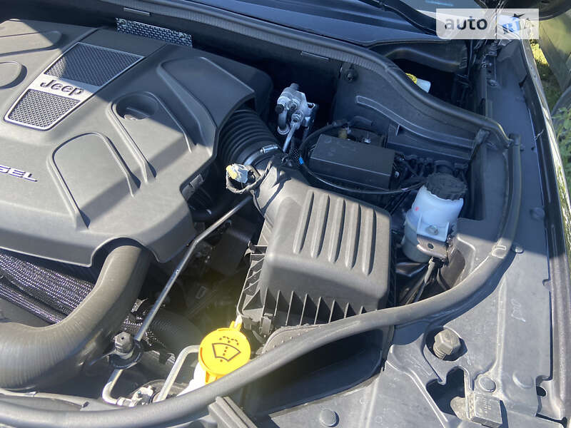 Внедорожник / Кроссовер Jeep Grand Cherokee 2014 в Киеве фото 17 Внедорожник / Кроссовер Jeep Grand Cherokee 2014 в Киеве