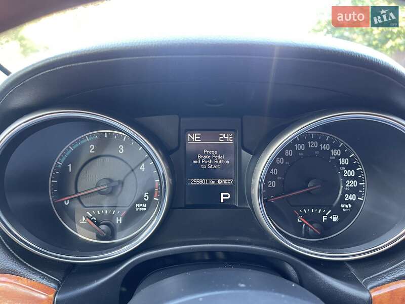 Внедорожник / Кроссовер Jeep Grand Cherokee 2012 в Яремче