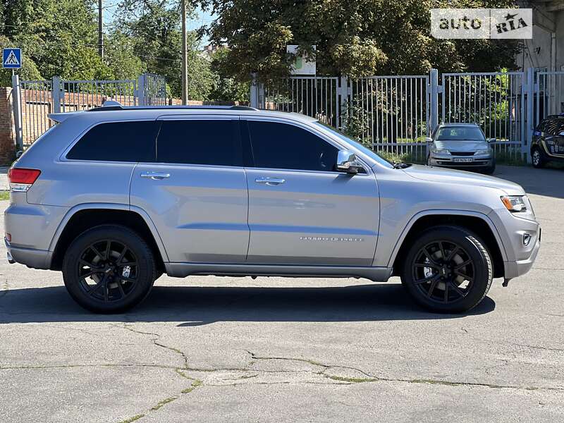 Внедорожник / Кроссовер Jeep Grand Cherokee 2013 в Виннице