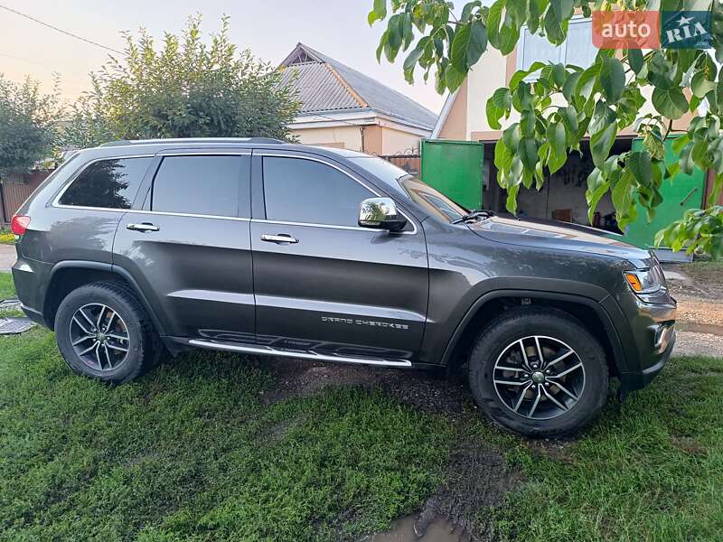 Внедорожник / Кроссовер Jeep Grand Cherokee 2016 в Яготине