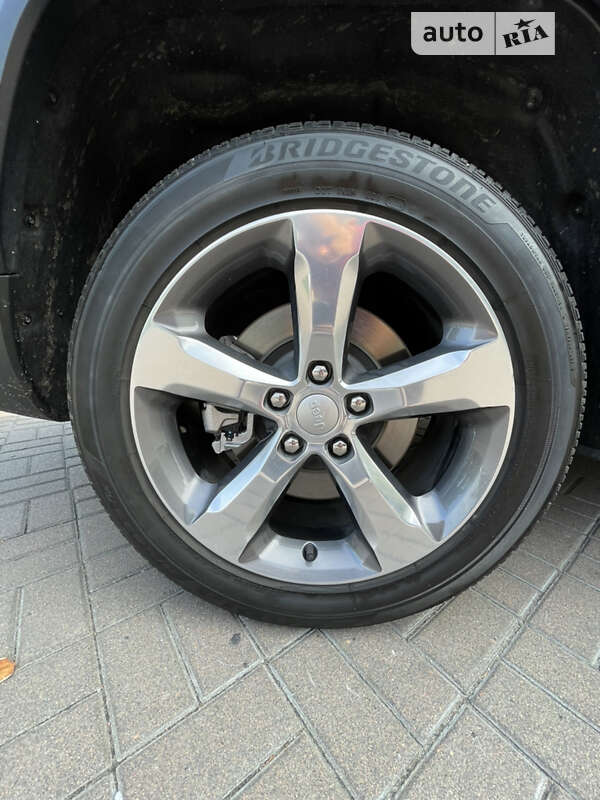 Позашляховик / Кросовер Jeep Grand Cherokee 2021 в Києві