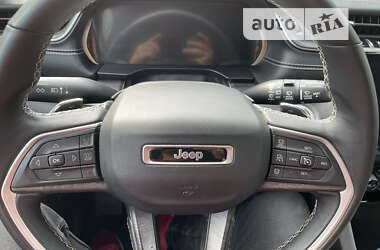 Позашляховик / Кросовер Jeep Grand Cherokee 2021 в 