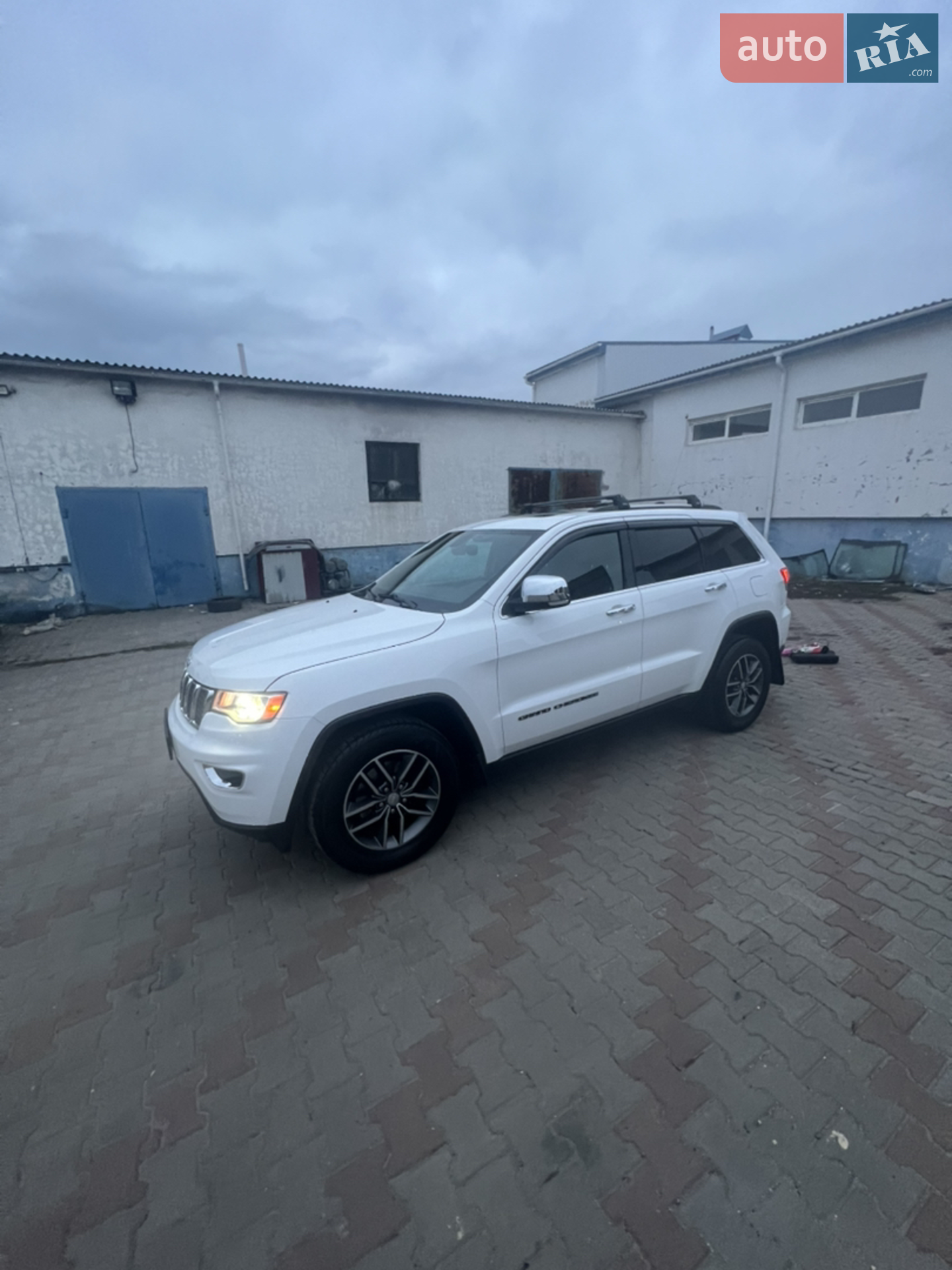 2017 Jeep Grand Cherokee - фото 1