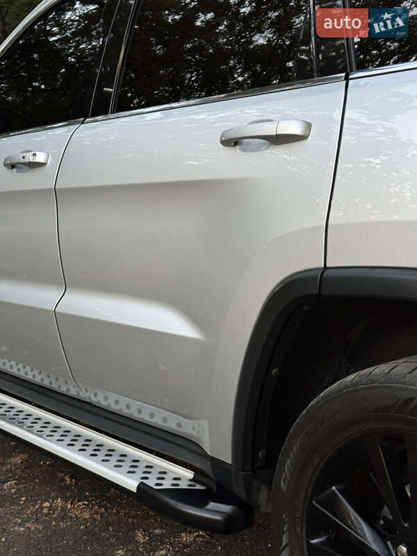 Внедорожник / Кроссовер Jeep Grand Cherokee 2012 в Ужгороде