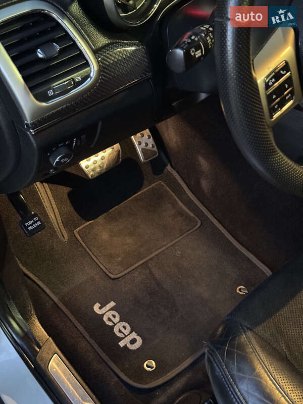 Внедорожник / Кроссовер Jeep Grand Cherokee 2012 в Ужгороде