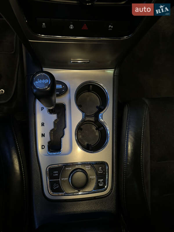 Внедорожник / Кроссовер Jeep Grand Cherokee 2012 в Ужгороде