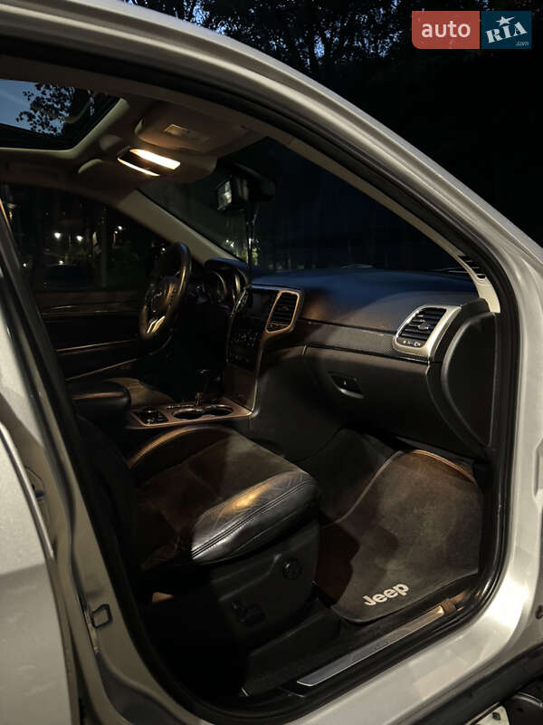 Внедорожник / Кроссовер Jeep Grand Cherokee 2012 в Ужгороде