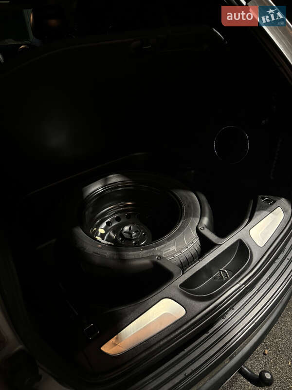 Внедорожник / Кроссовер Jeep Grand Cherokee 2012 в Ужгороде